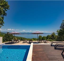 4 Bedroom Villa with Salt Water Pool, Private mini golf course and Rooftop Terrace near Opatija, Sleeps 8
